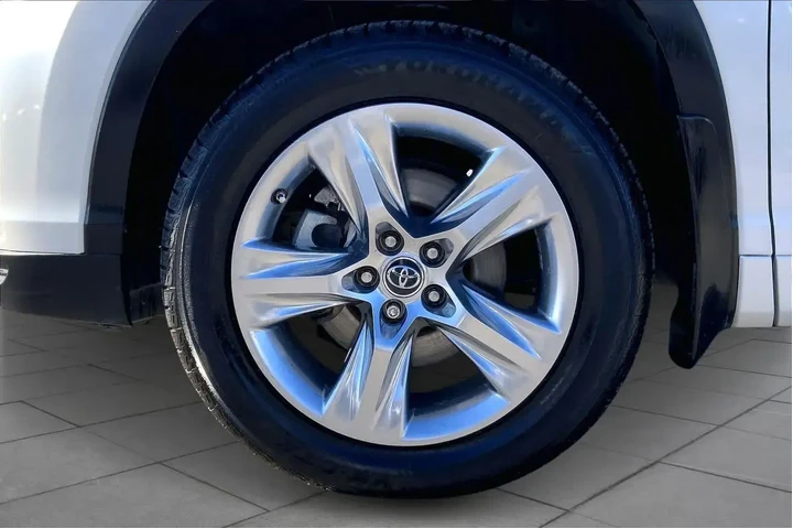 $18353 : Toyota Highlander 2016 Limit image 10