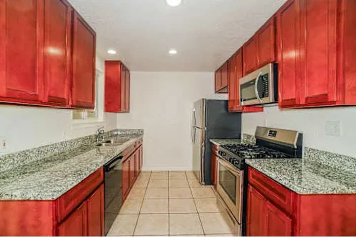 $2189 : Suitable Abode image 3