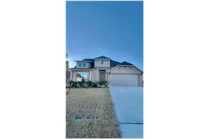 $3000 : Rental property with 3 bedro image 1