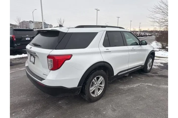 $31000 : Ford Explorer 2022 AWD XLT 4 image 7