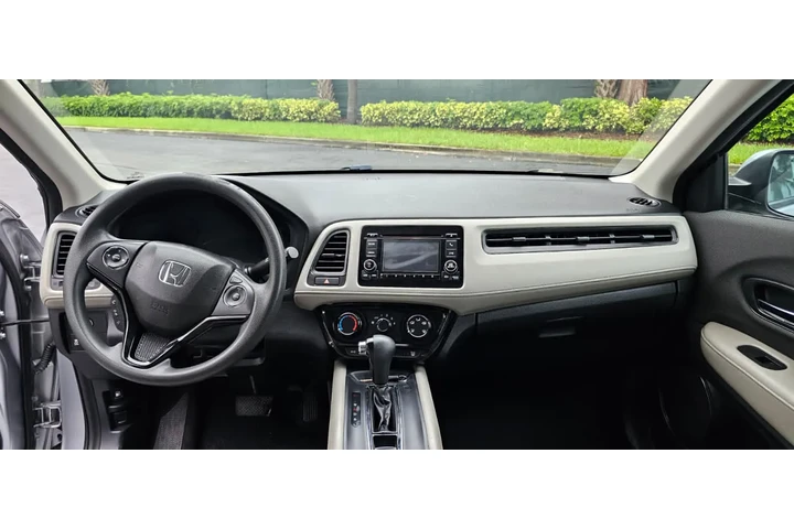 $13900 : 2020 Honda HRV image 3