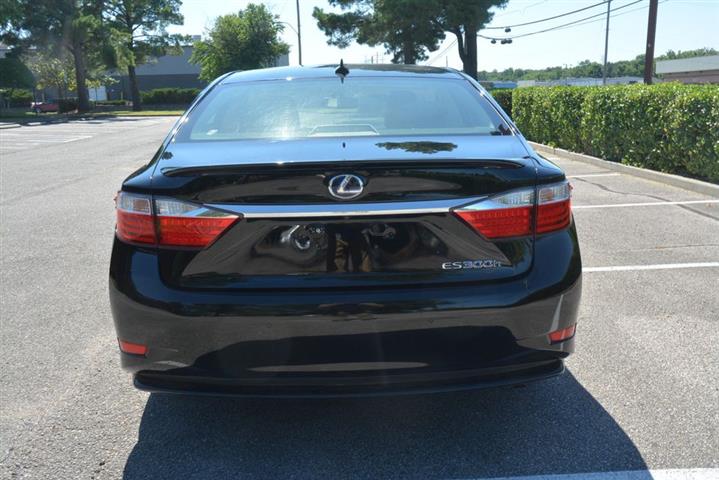 2014 ES 300h image 8