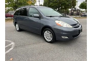 $8500 : 2009 Sienna XLE thumbnail