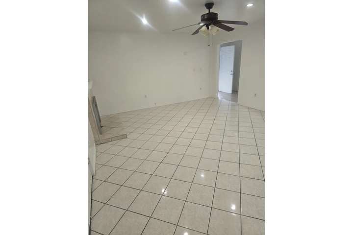 $3200 : Se Renta Casa image 9