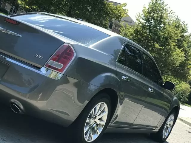 $3900 : 2011 Chrysler 300 LTD image 2