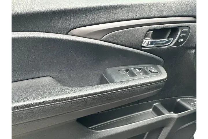 $29995 : Honda Pilot 2022 EX-L 4dr SU image 10