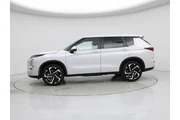 $24998 : Mitsubishi Outlander 2023 AW thumbnail