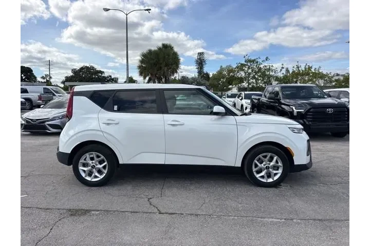$14988 : Kia Soul 2022 image 2
