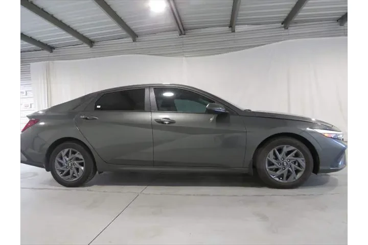 $21690 : Hyundai ELANTRA 2024 SEL 4dr image 7