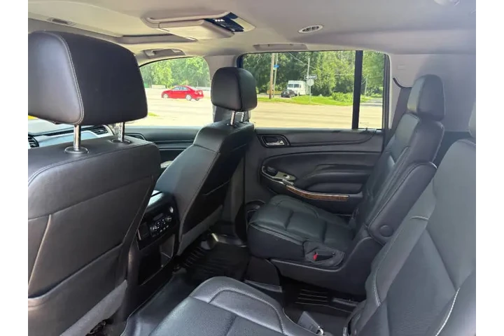 $19950 : 2017 Suburban Premier image 9