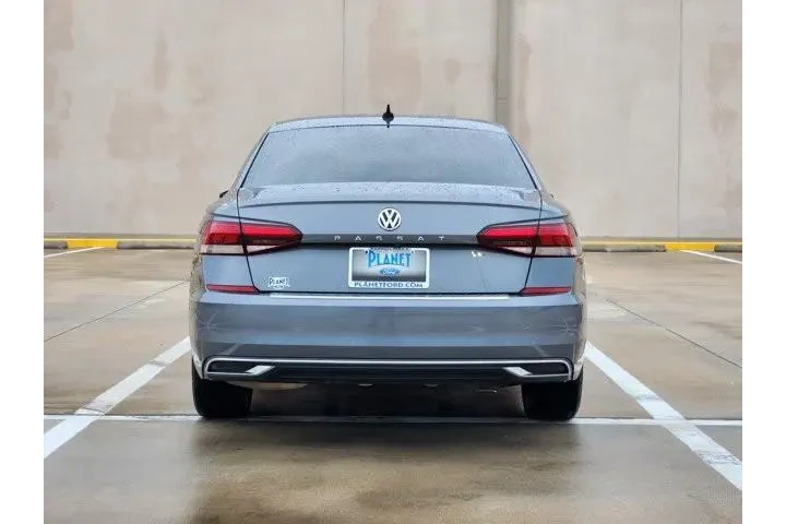 $14974 : Volkswagen Passat 2021 SE 4d image 6
