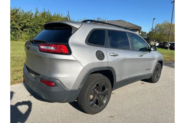 $9000 : Jeep Cherokee 2018 Latitude image 9