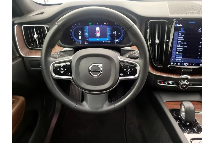$35998 : Volvo XC60 2023 AWD B5 Plus image 10