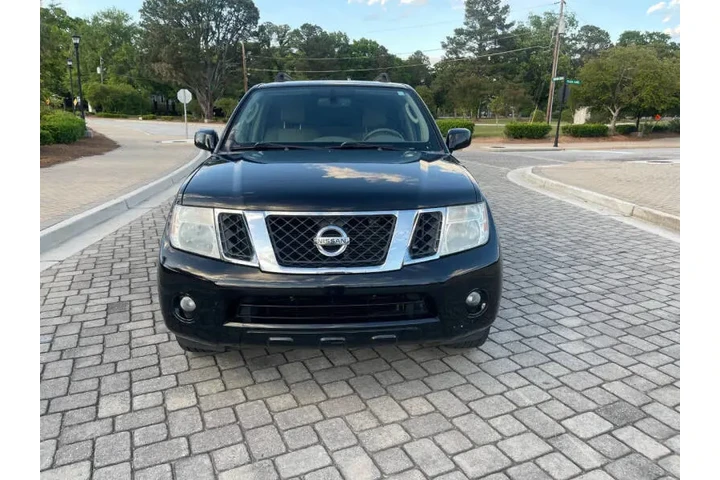$5500 : 2011 Pathfinder S image 1