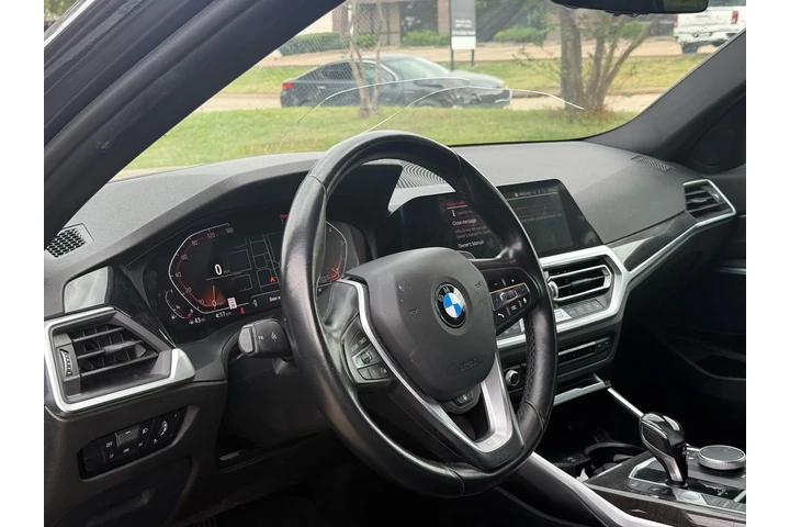 $15800 : 2019 BMW 330i image 7