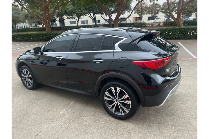 $10500 : 2017 INFINITI QX30 Luxury image 6