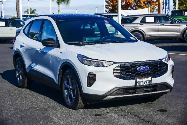 $37905 : Ford Escape Hybrid 2025 ST-L image 3