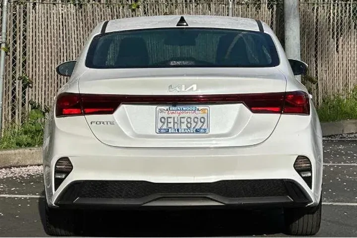 $18500 : Kia Forte 2023 LX 4dr Sedan image 8