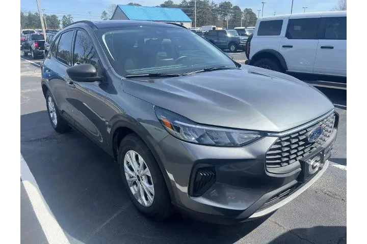 $22935 : Ford Escape 2025 Active 4dr image 2