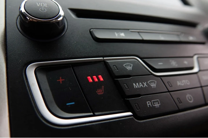 $8500 : 2018 Fusion SE image 9