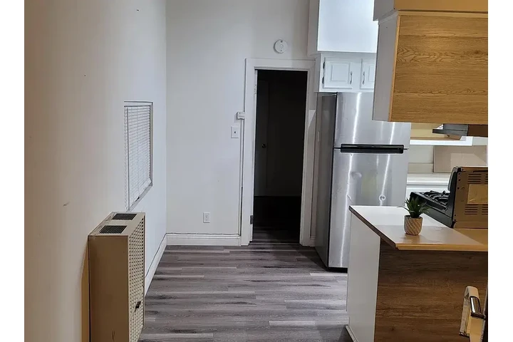 $1550 : Beautiful and private 1 bed 1 image 4