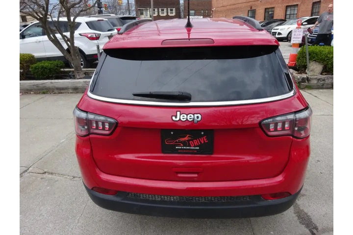 $9800 : 2018 Compass Latitude 4x4 image 6