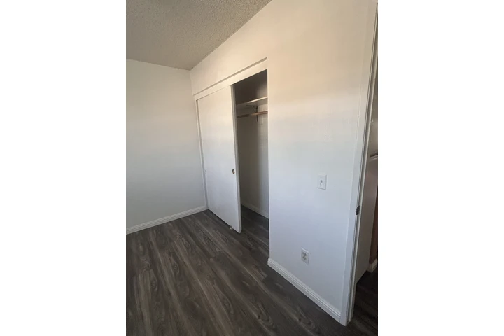 $850 : Se renta cuarto para mujer image 4