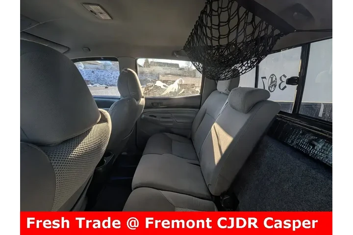 $28999 : Toyota Tacoma 2015 4x4 V6 4d image 5