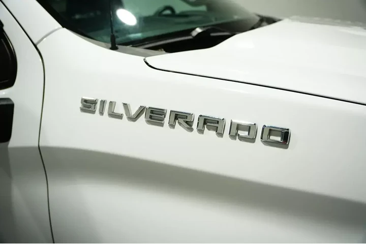 $29827 : 2021 Silverado 1500 Custom image 10