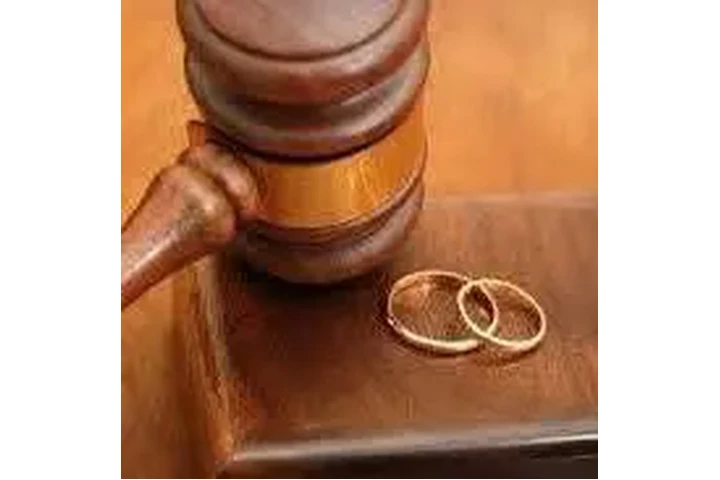 DIVORCIOS Y LEY FAMILIAR image 1