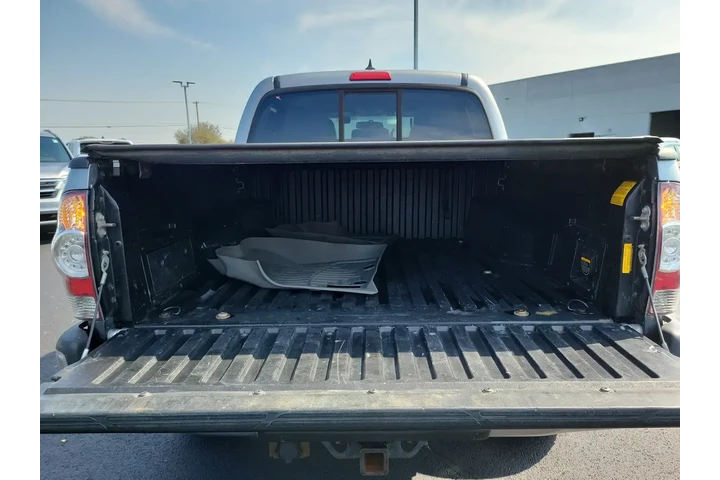$27494 : Toyota Tacoma 2014 4x4 V6 4d image 8