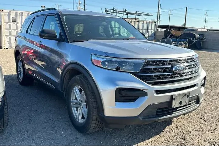 $23777 : Ford Explorer 2022 XLT 4dr S image 2