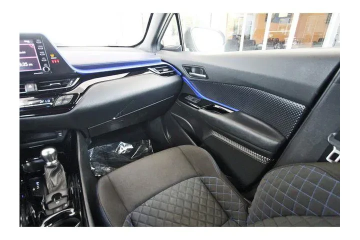 $20491 : Toyota C-HR 2021 LE 4dr Cros image 9