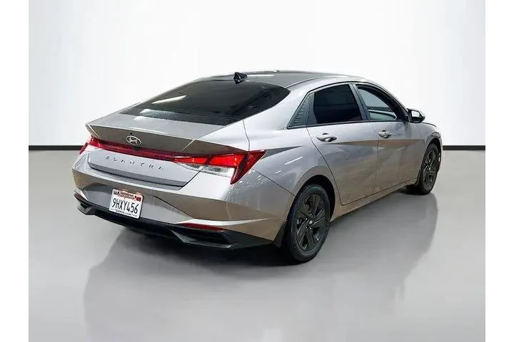 $17806 : Hyundai ELANTRA 2023 SEL 4dr image 7