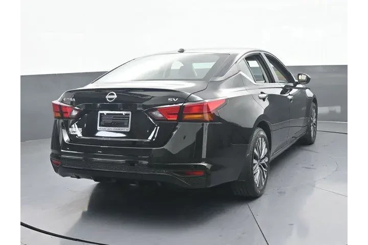 $19990 : Nissan Altima 2024 2.5 SV 4d image 5