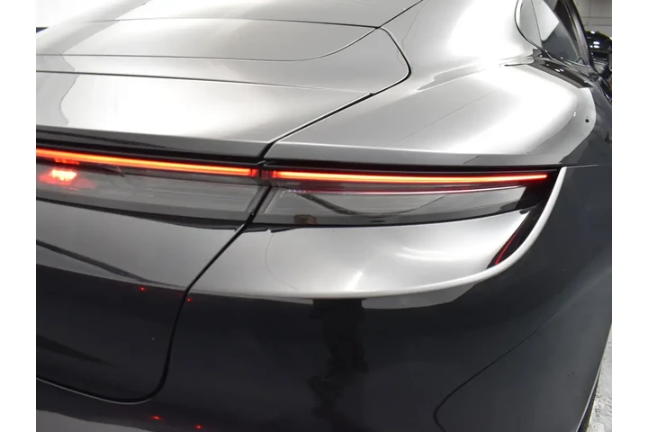 $39995 : Porsche Taycan 2022 4dr Seda image 7