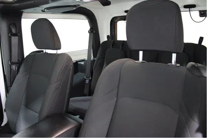 $31982 : Jeep Wrangler 2021 4x4 Willy image 5