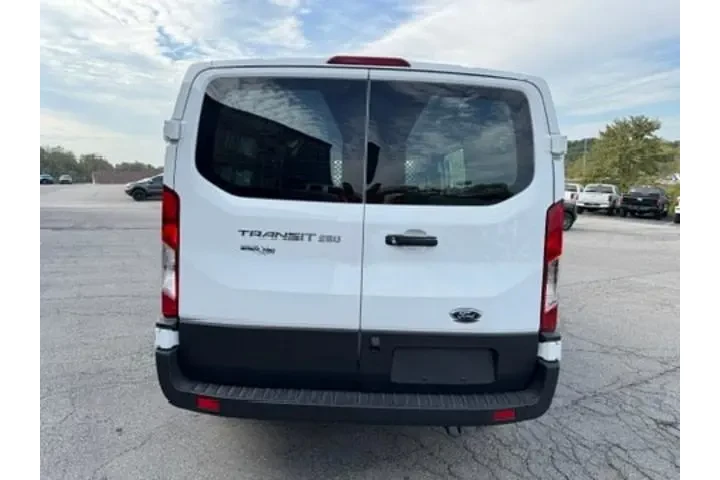 $33988 : Ford Transit 2023 250 3dr SW image 5