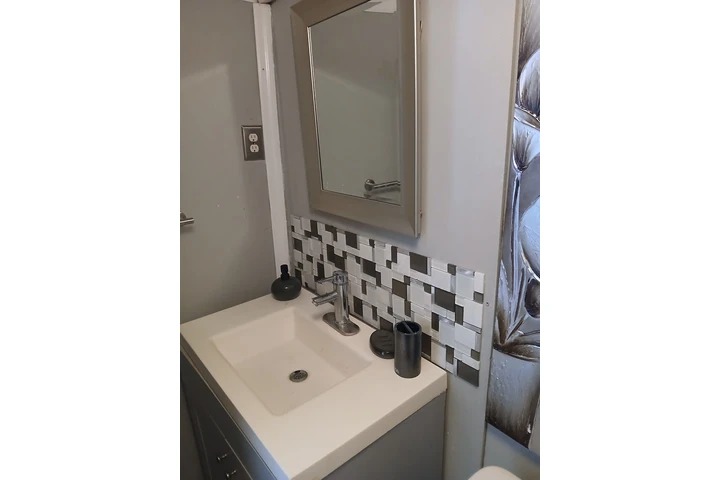 $800 : Amplio studio image 8