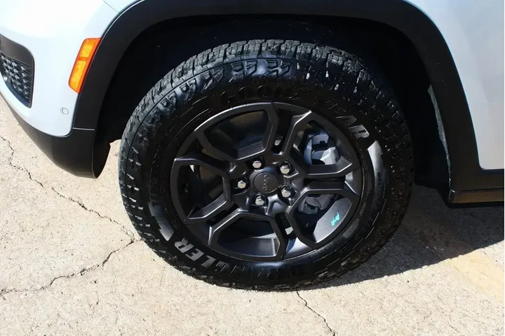 $38160 : Jeep Grand Cherokee 2024 4x4 image 4