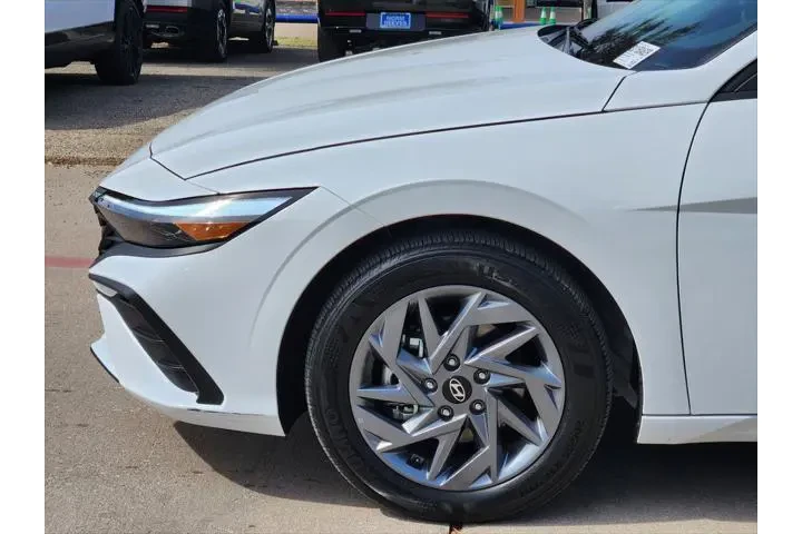 $23200 : Hyundai ELANTRA Hybrid 2025 image 8