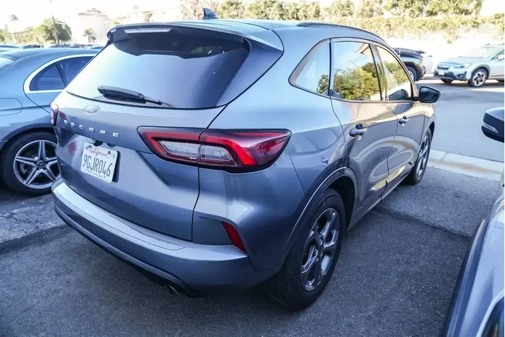 $20477 : Ford Escape 2023 ST-Line 4dr image 5