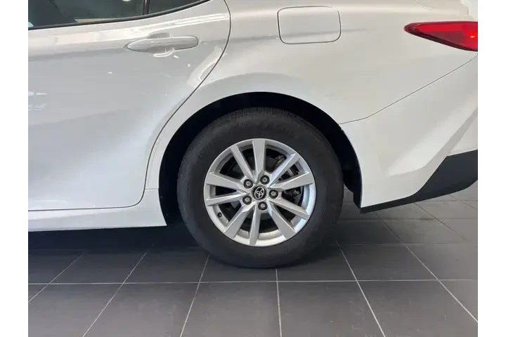 $25589 : Toyota Camry 2025 SE 4dr Sed image 5