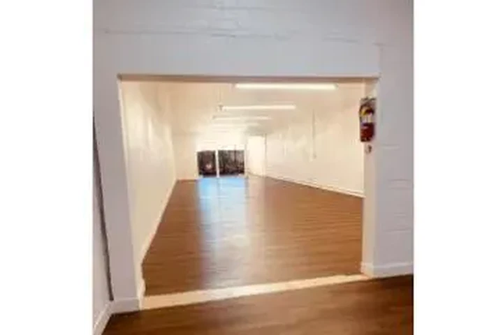 ¿BUSCA LOCAL EN LOS ÁNGELES? image 5