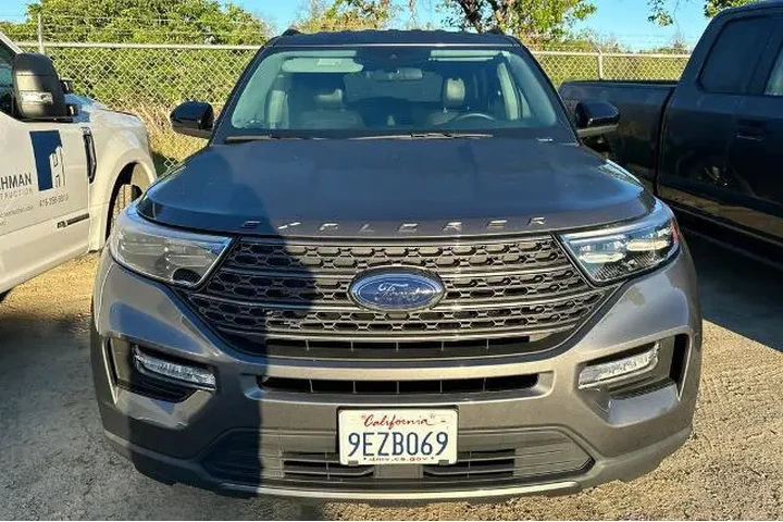 $27871 : Ford Explorer 2023 XLT 4dr S image 3