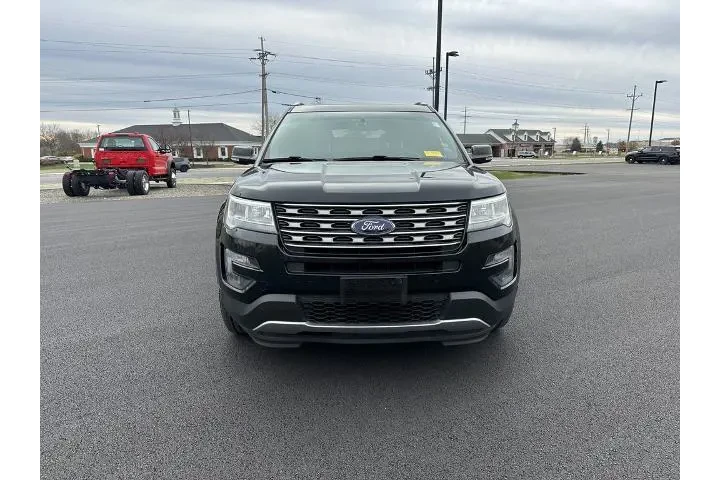 $13719 : Ford Explorer 2016 AWD XLT 4 image 2