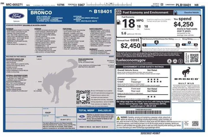 $36365 : Ford Bronco 2023 4x4 Black D image 2