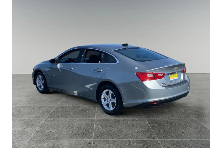 $27546 : Chevrolet Malibu 2025 LS 4dr image 3