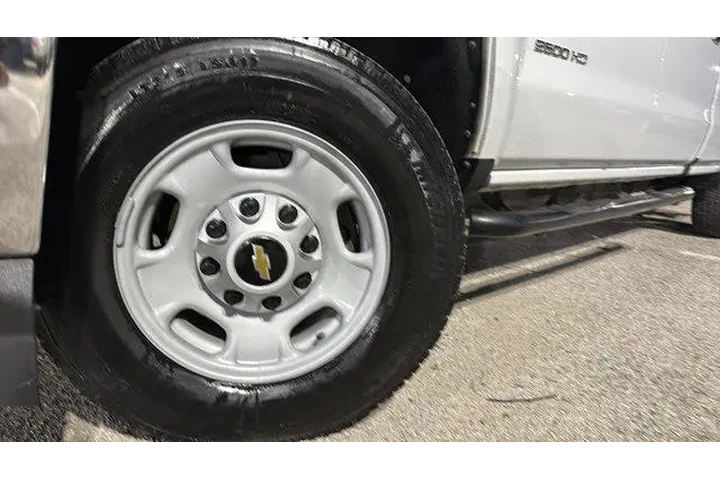 $23854 : Chevrolet Silverado 2500HD 2 image 4