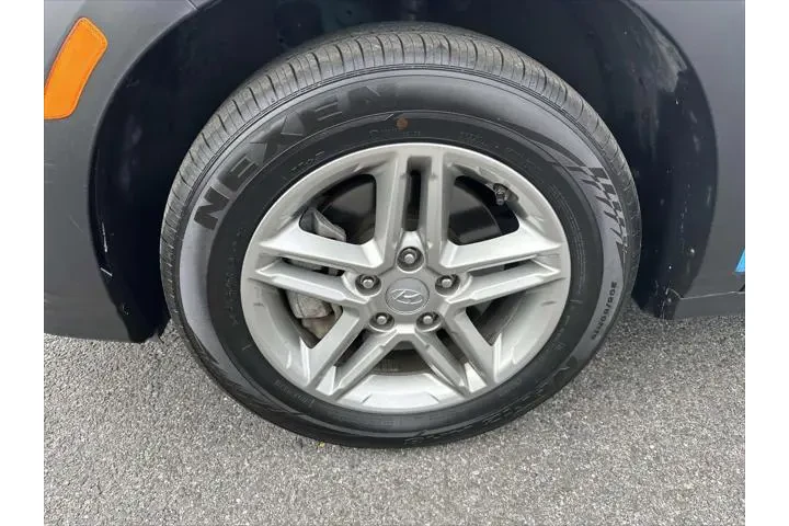 $17388 : Hyundai KONA 2023 AWD SE 4dr image 10